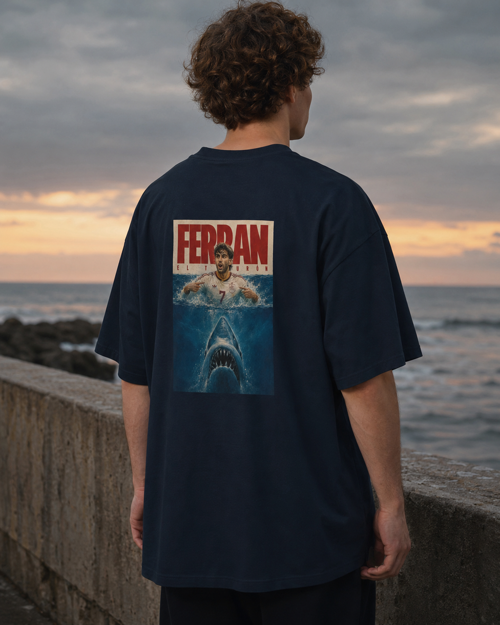 TIBURÓN - Camiseta oversized unisex